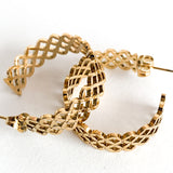 Gold hoop earrings with lace design, made with high quality stainless steel detail